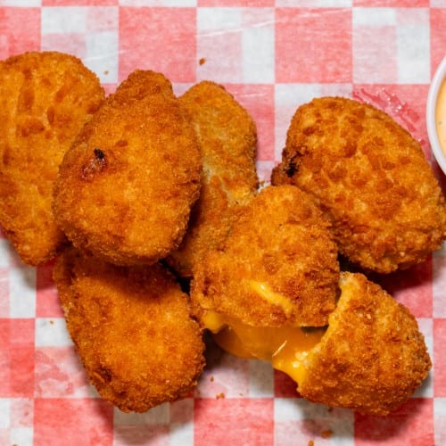 6 Pcs. Jalapeño Poppers Only.