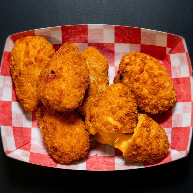 6 Pcs Jalapeño Poppers Only.